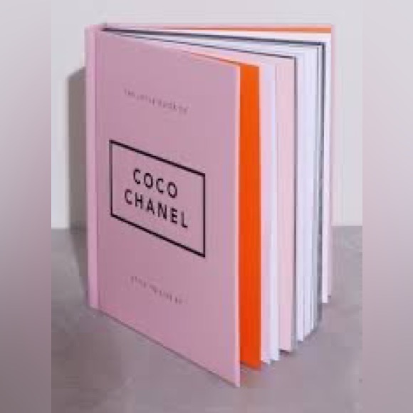 The Little Guide to Coco Chanel: Style to Live by | Chanel Coffee Table Book - Picture 3 of 11